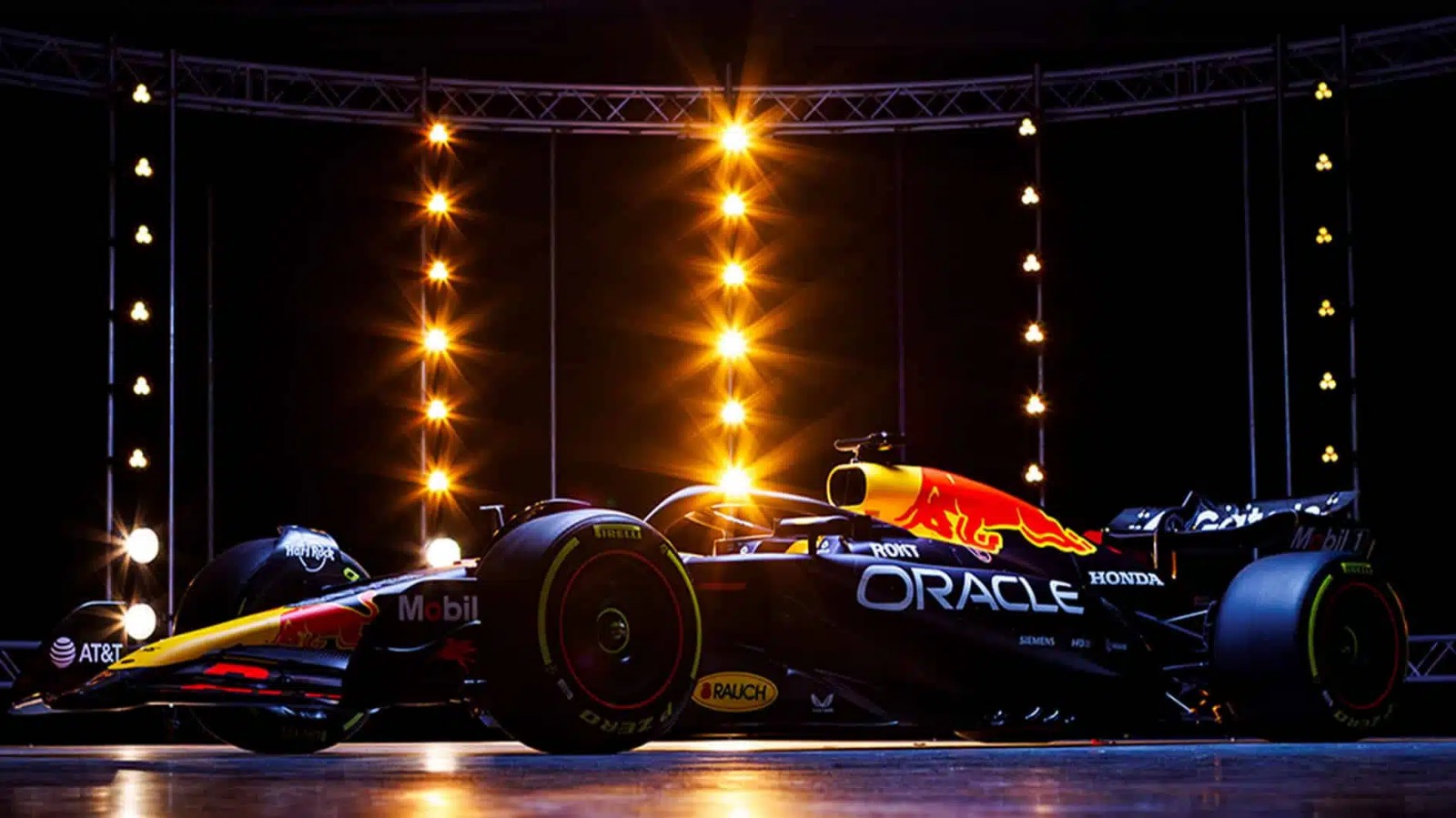 Red Bull F1 Karanlık Stüdyo
